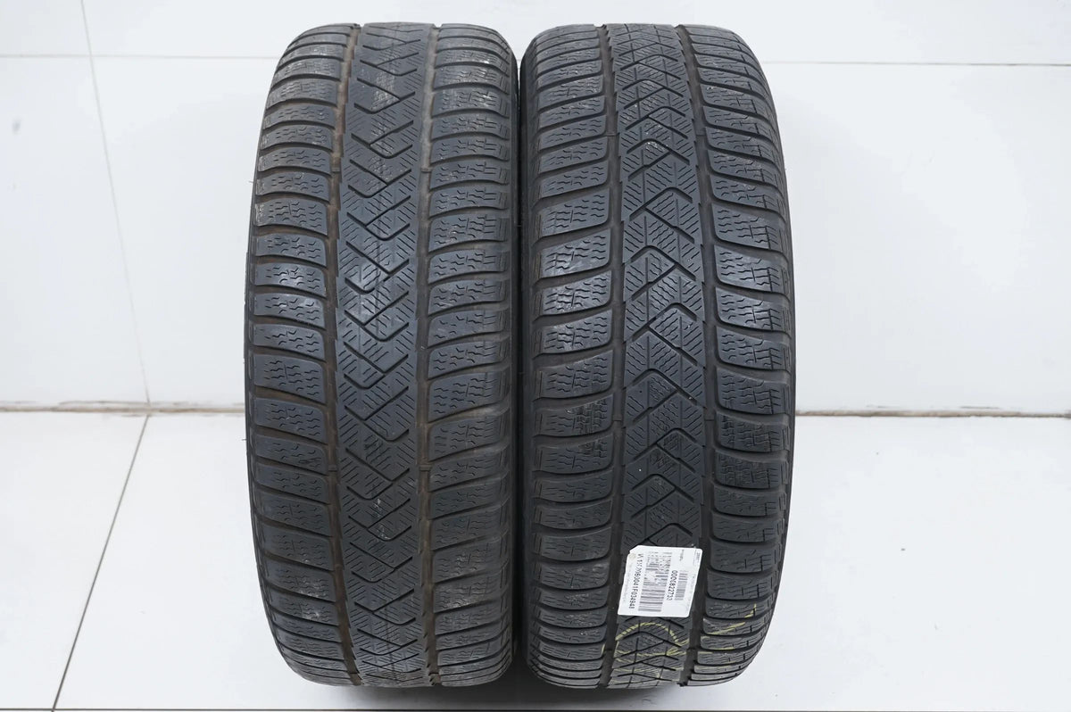 2 pneus hiver Pirelli 225/45 R18 pouces DOT21, profondeur de sculpture d'environ 4 mm MO RFT Vue détaillée 2