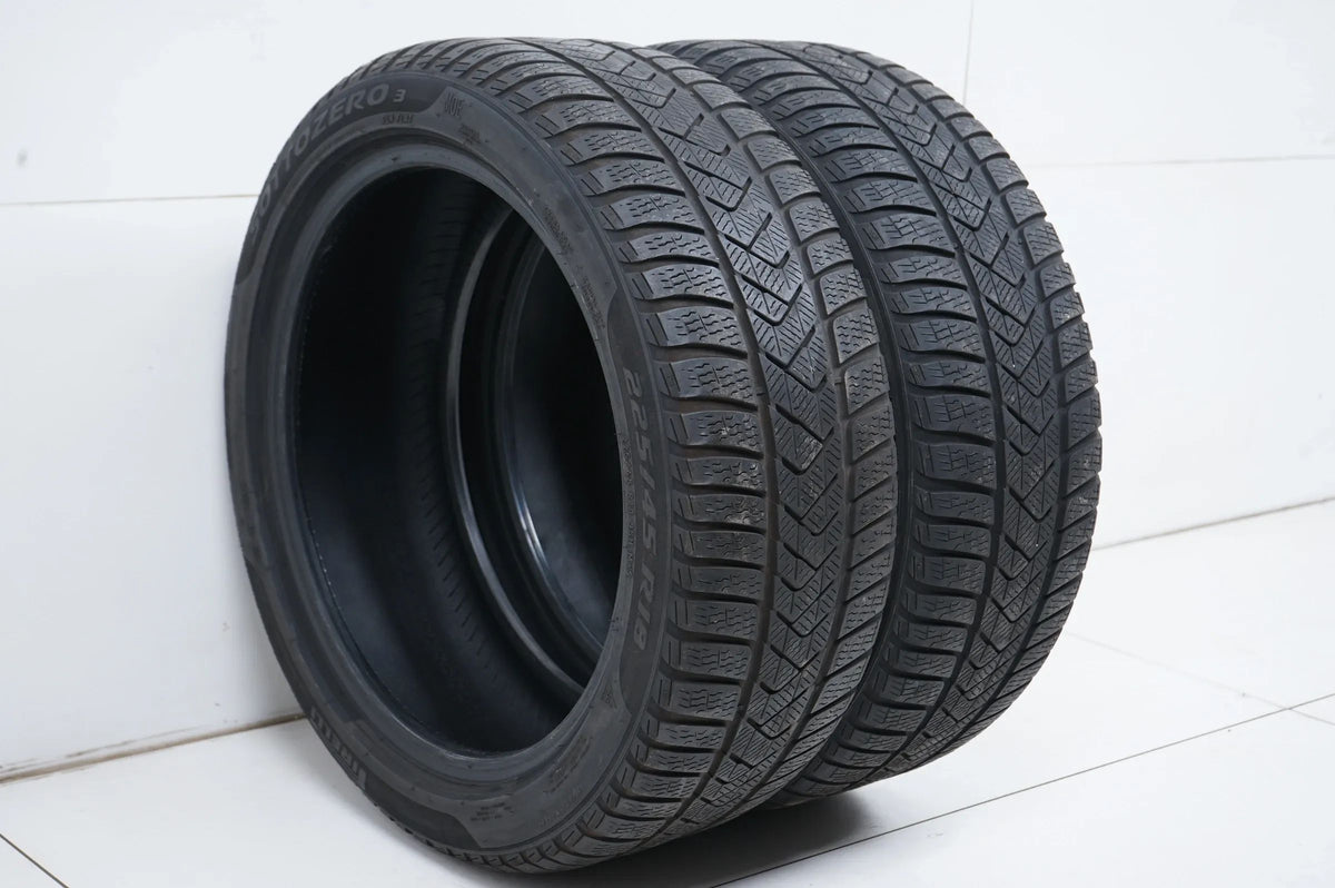 2 x Pirelli winter tires 225/45 R18 inch DOT21 approx. 4mm MO RFT