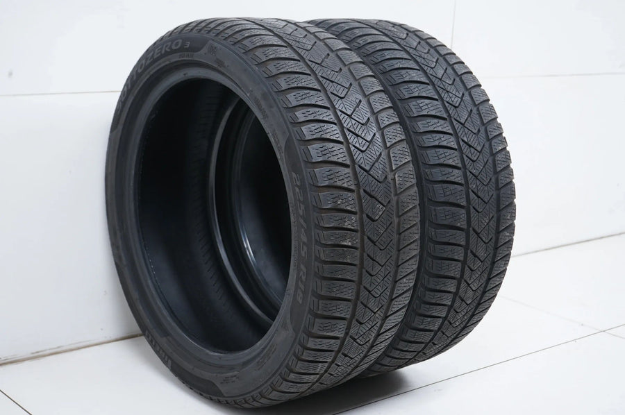 2 x Pirelli winter tires 225/45 R18 inch DOT21 approx. 4mm MO RFT
