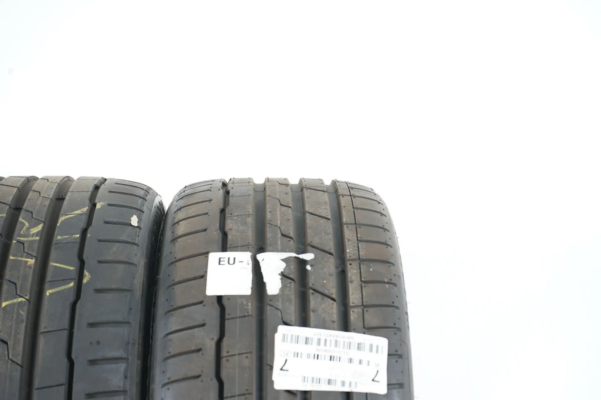 2 x Hankook Demo Summer Tires 235 40 19 Inch DOT22 Tesla Detailansicht 5