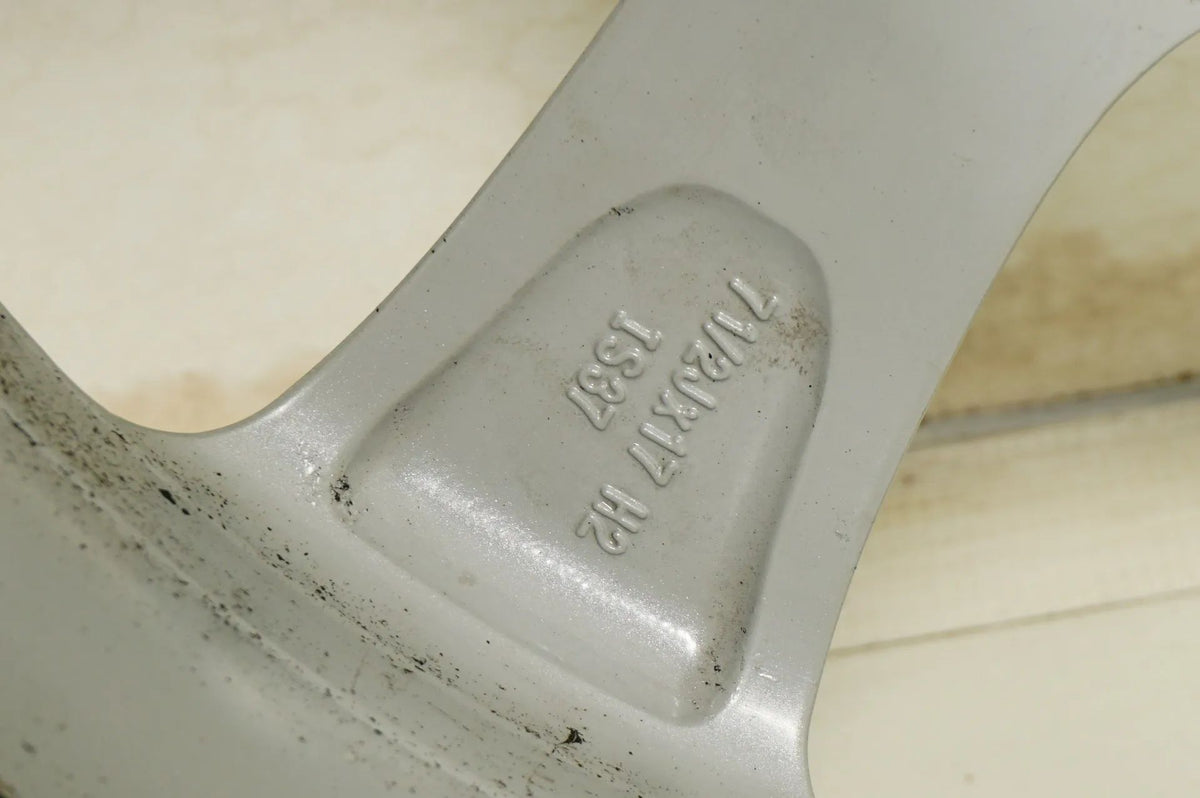 Originální hliníkové disky BMW řady 3 a 4 F30 F31 F32 F36 17 palců 394 6796243 Detailní zobrazení 14