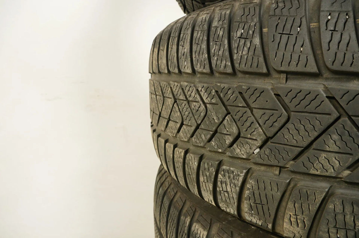 4 x Pirelli winter tires 245 50 19 inch DOT18 BMW* approx. 5mm RFT Detailansicht 6