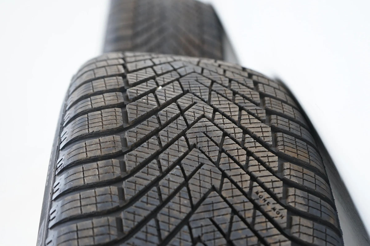 Audi Q5 GU 8MA Alufelgen Winterreifen Winterräder 255 45 20 Zoll 8MA601025G Vue détaillée 9