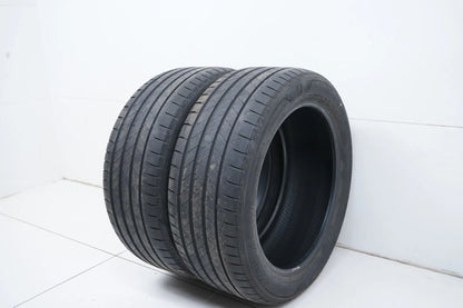 2 pneus été Bridgestone 255/45 R19 pouces, profondeur de sculpture d'environ 5 mm, DOT 21 MO