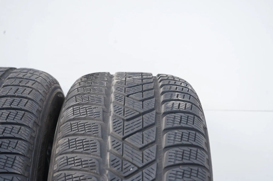 2x Winterreifen Pirelli 235 65 17 Zoll DOT20 MO ca.6 mm