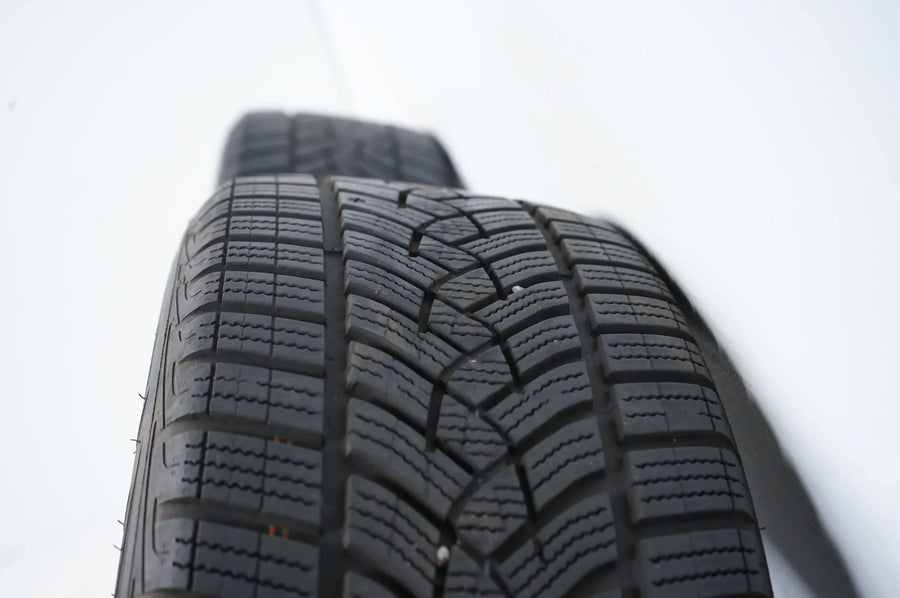 Mercedes C Klasse W206 Winterräder Winterreifen 225 45 18 Zoll A2064016200