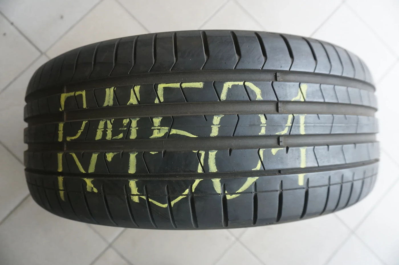 1 X 225 40 R19 93Y Sommerreifen Pirelli P Zero PZero * 5,5mm 2021