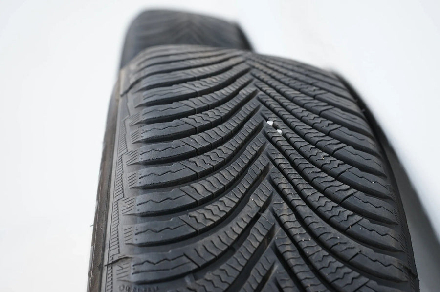 Audi A1 GB Winterräder Winterreifen 205 60 R16 82A601025C 7mm