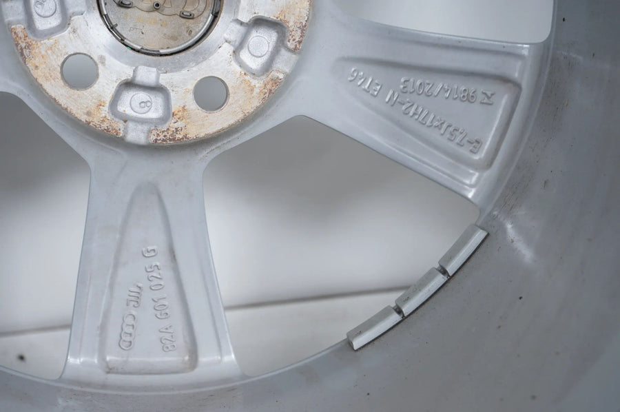 Audi A1 GB Winterräder Winterreifen 215 45 17 Zoll 6mm 82A601025G