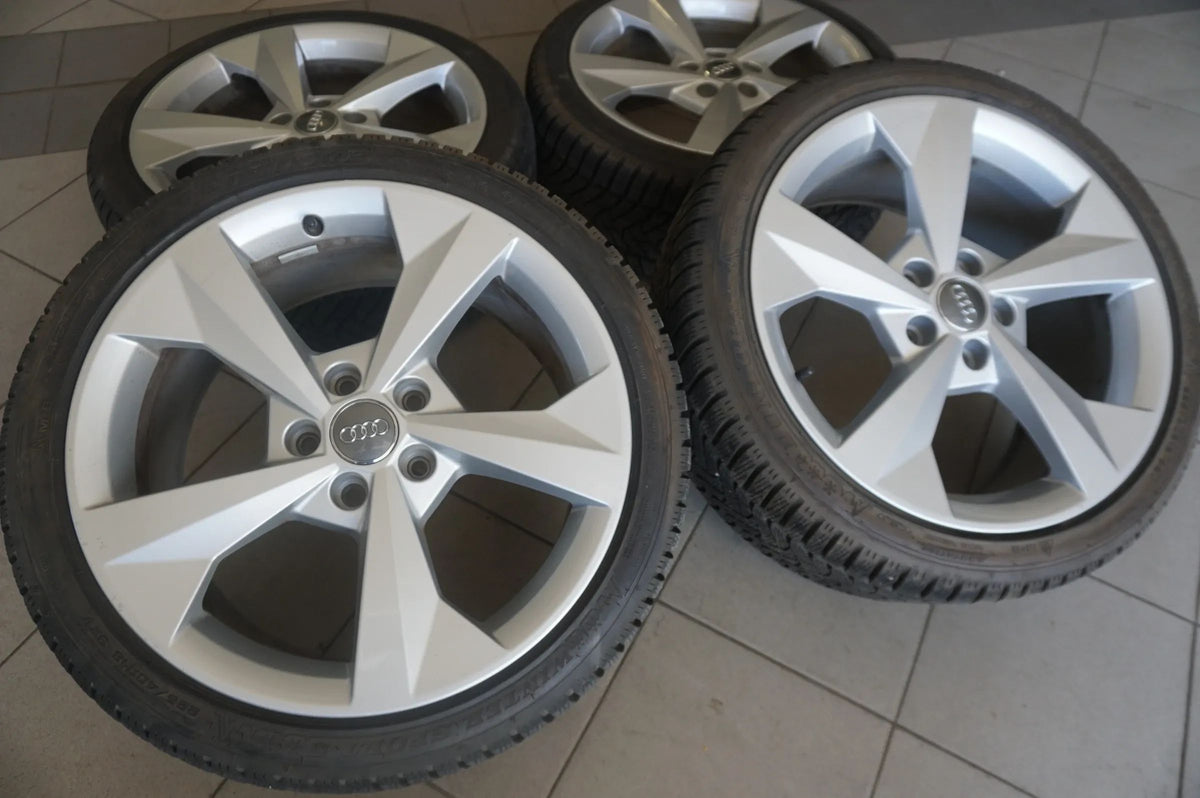 Original Audi A3 8Y 18 Zoll Alufelgen Winterräder Winterreifen 225 40 R18 9mm