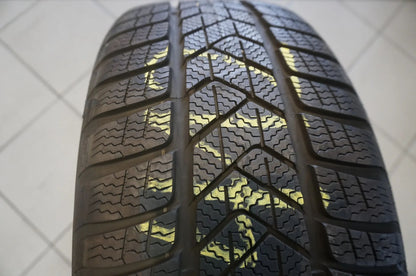 1 X 225 40 R19 93H Winterreifen Pirelli Winter SottoZero 3 MO 2022 7mm