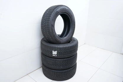 4x Winterreifen Pirelli 235 65 17 Zoll DOT20 MO ca.4 mm