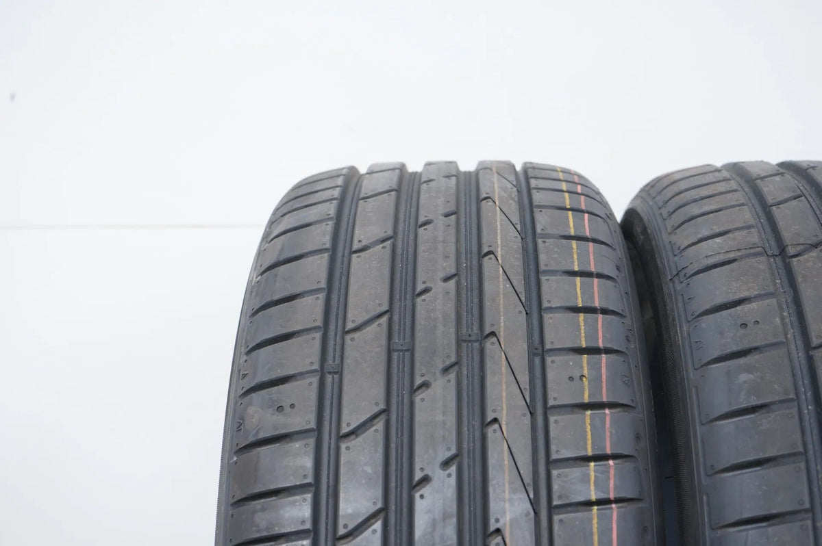 2 x DEMO Sommerreifen Hankook 225 45 18 Zoll DOT22 MO RFT Detailansicht 4