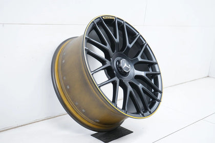 1x Mercedes C63 AMG W205 Alufelge gelb 19 Zoll A2054011700 8,5J ET38