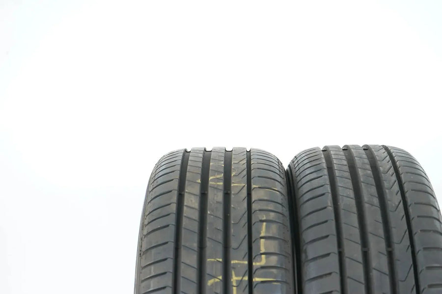 2 pneus été Pirelli 225 60 R18 18 pouces DOT21 env. 6mm Bmw*