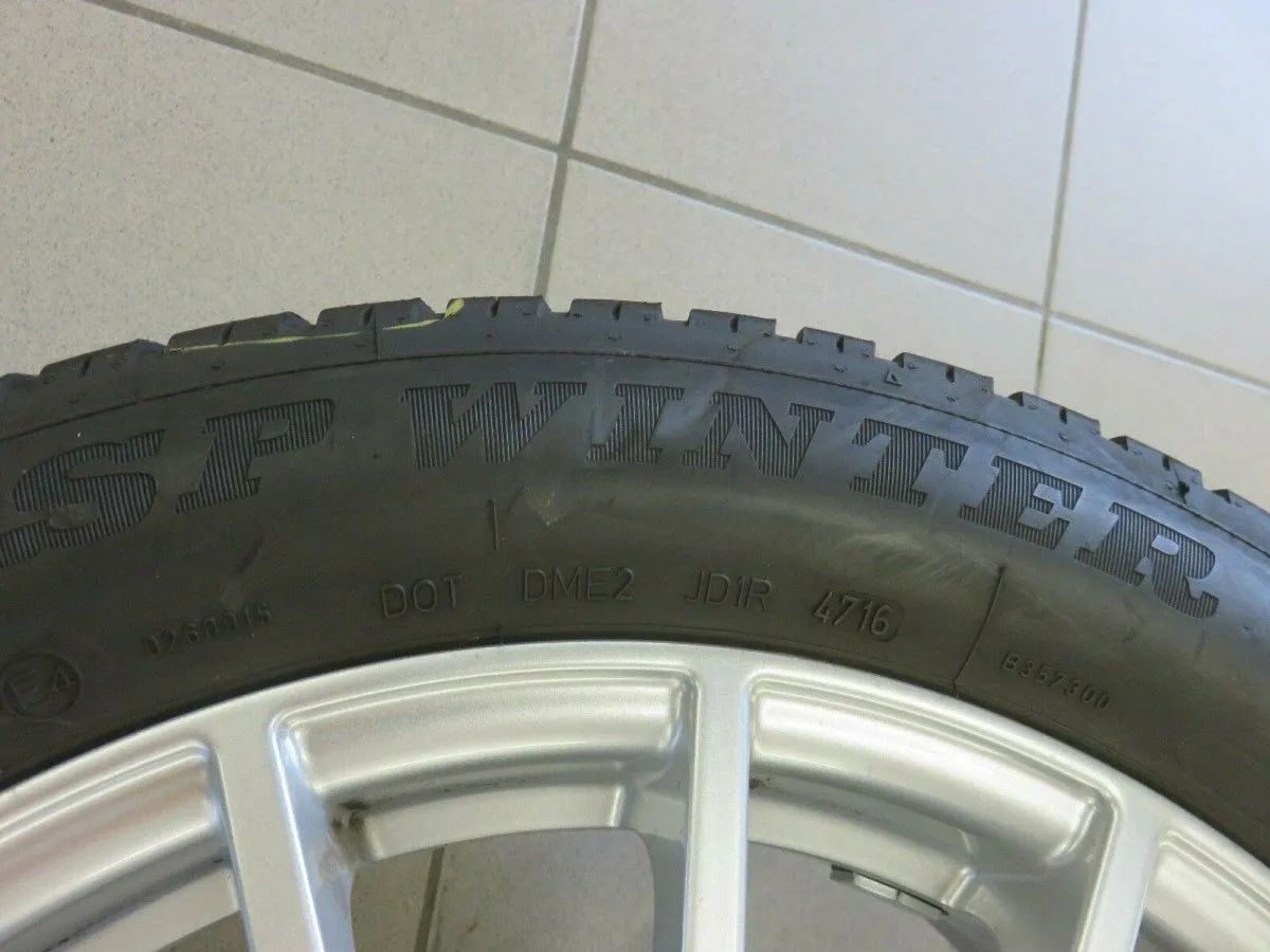 Original Mercedes GLA X156 W156 18 Zoll Alufelgen Winterreifen Winterräder 7mm Detailansicht 8