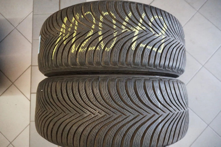Jantes alliage d'origine BMW Série 5 G30 G31 Roues hiver Pneus hiver 225 55 R17 2021 6mm
