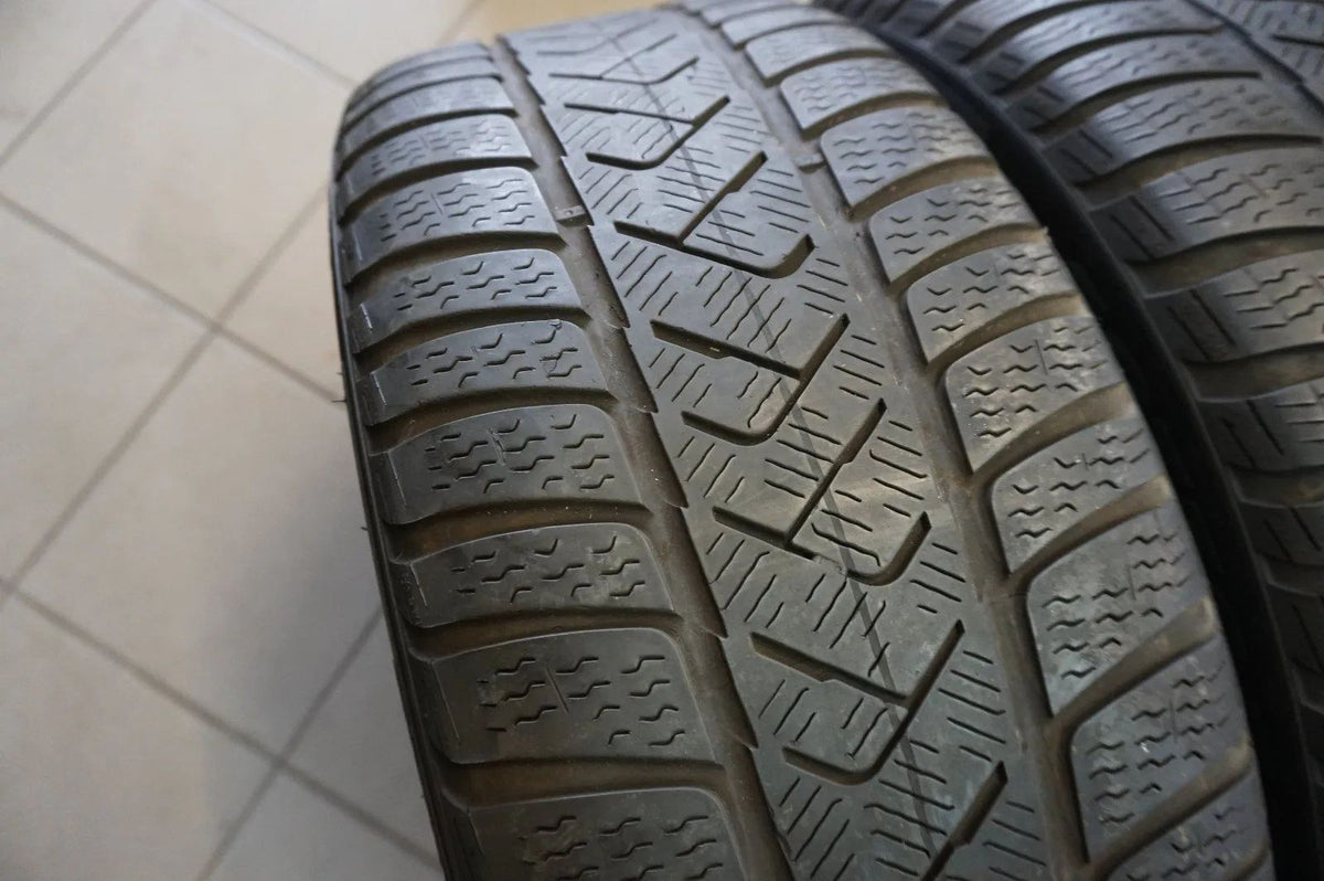 Original Mercedes C-Klasse W206 S206 18 Zoll Alufelgen Winterräder Winterreifen Detailansicht 10