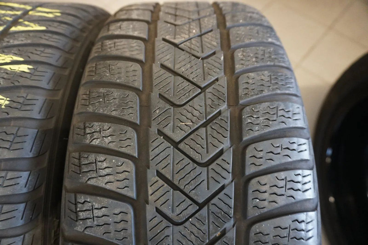 Original Mercedes C-Klasse W206 S206 18 Zoll Alufelgen Winterräder Winterreifen Detailansicht 11