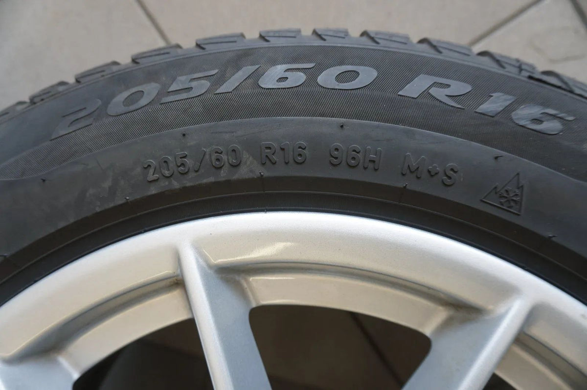 Jantes alu d'origine BMW Série 3 G20 G21 Roues d'hiver Pneus hiver 205 60 R16 7mm 2024 Vue détaillée 4