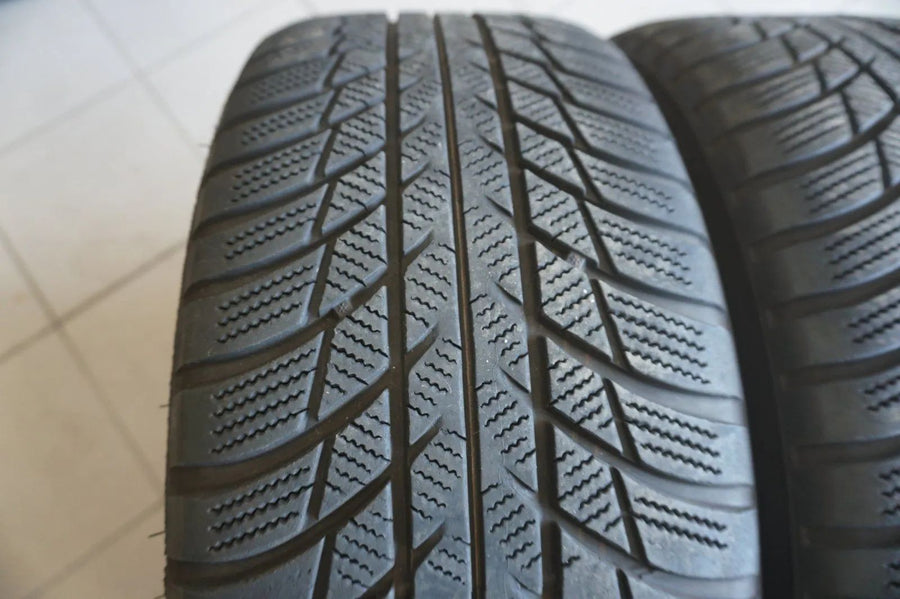 Cerchi in lega originali Mercedes Classe A W177 Classe B CLA, pneumatici invernali 225 45 R18