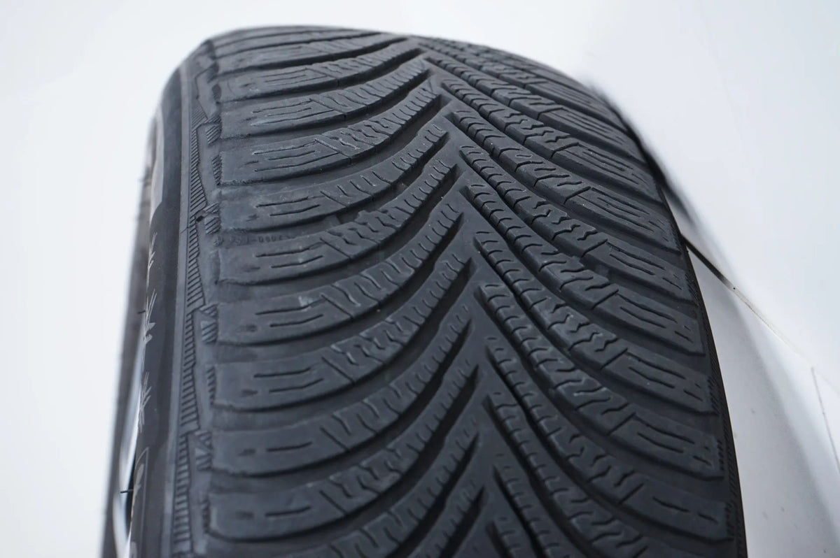 Mercedes A B Klasse W177 W247 Winterräder Winterreifen 16 Zoll Detailansicht 12