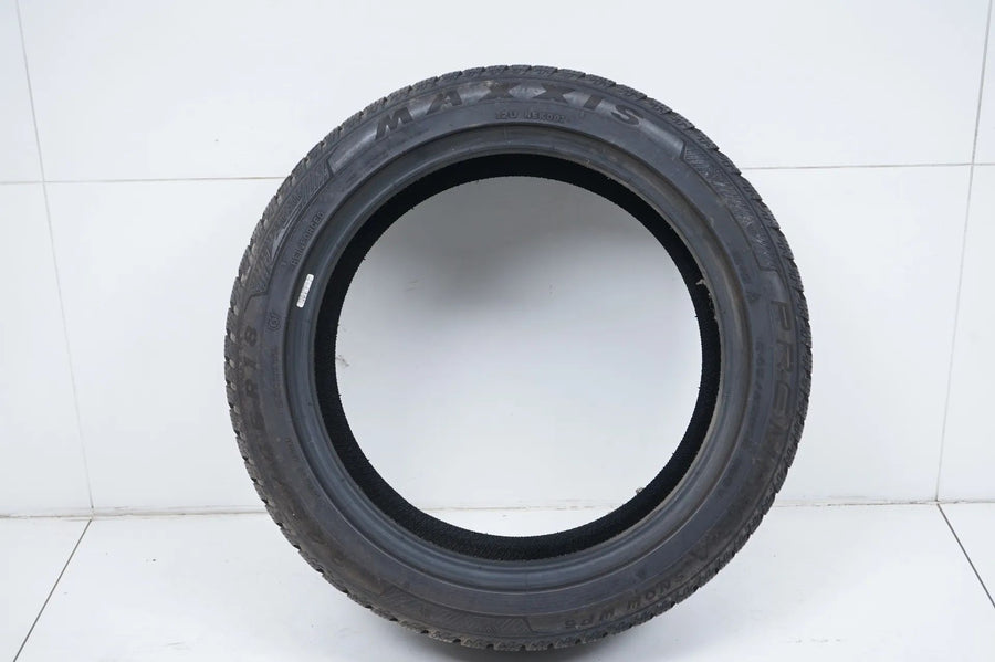 1x Winter tire 245 45 18 inch Maxxis approx. 7 mm DOT20