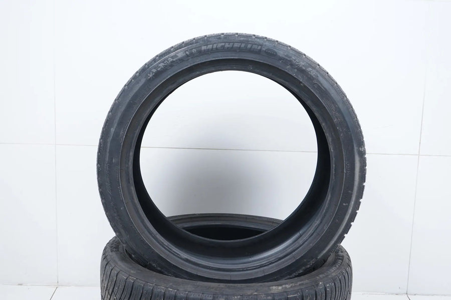 2 x summer tires 295 35 20 inch Michelin approx. 4mm tread depth DOT18