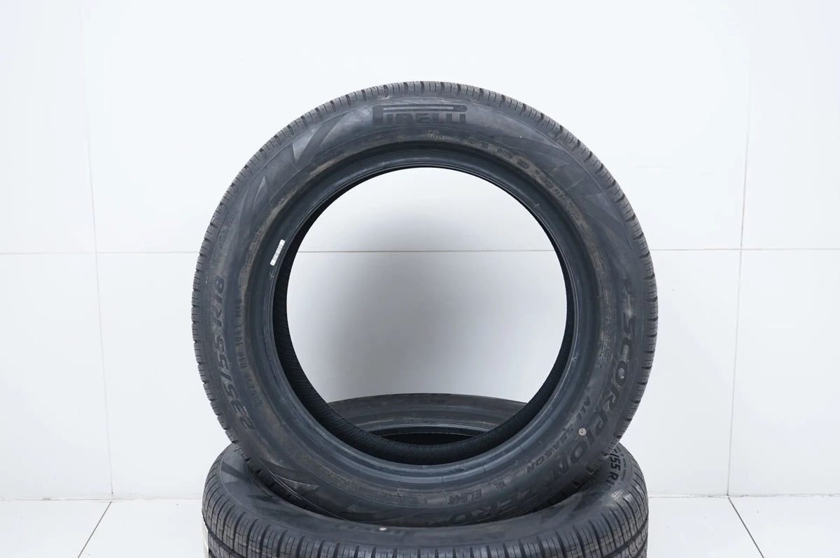2 x New All-Weather Tires 235 55 18 inch Continental DOT23 MO RFT Detailansicht 2