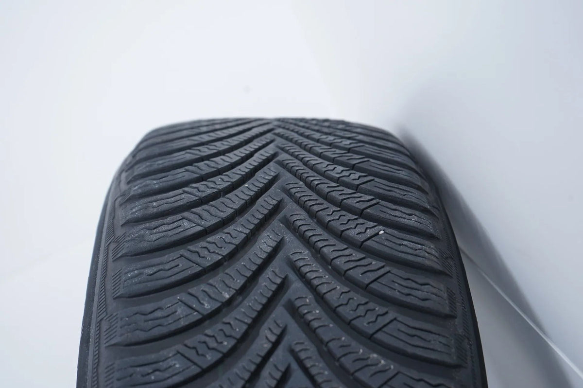 Mercedes A B Klasse W177 B247 Allwetterräder mit neuen Allwetterreifen 16 Zoll