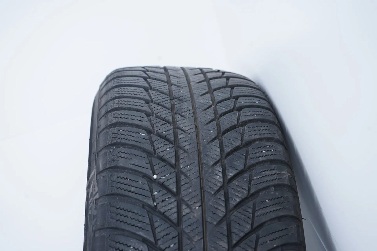 MINI Countryman F60 Winter Tires Winter Wheels 205 60 17 inch JCW539 Detailansicht 12