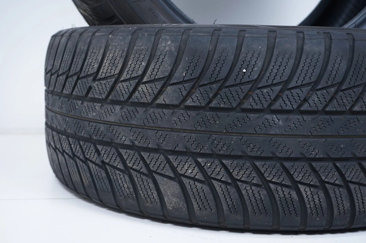 2 x Bridgestone winter tires 225 45 18 inch DOT21 approx. 3 mm MO Detailansicht 6