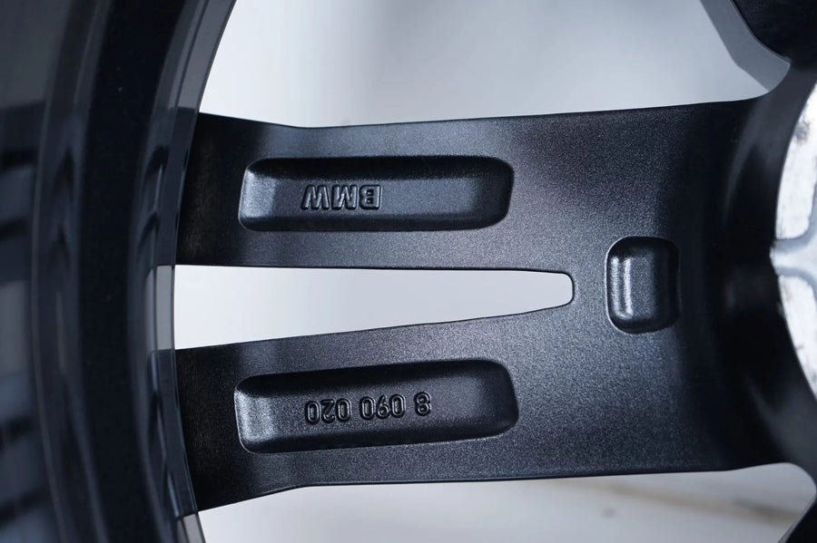 1 x originální hliníkový disk BMW řady 8 G14 G15 19 palců M727 8090020 9J