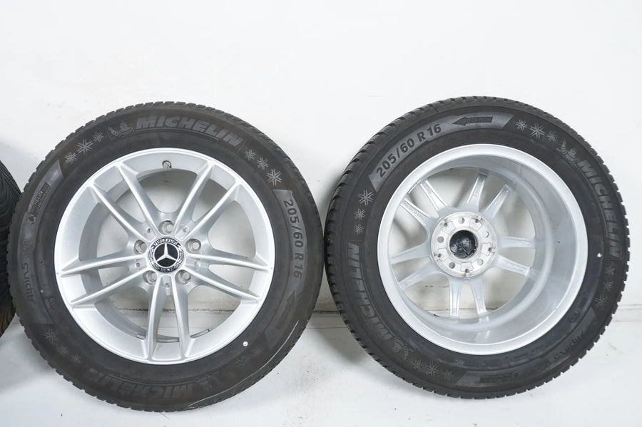 Mercedes A B Klasse W177 B247 Allwetterräder mit neuen Allwetterreifen 16 Zoll