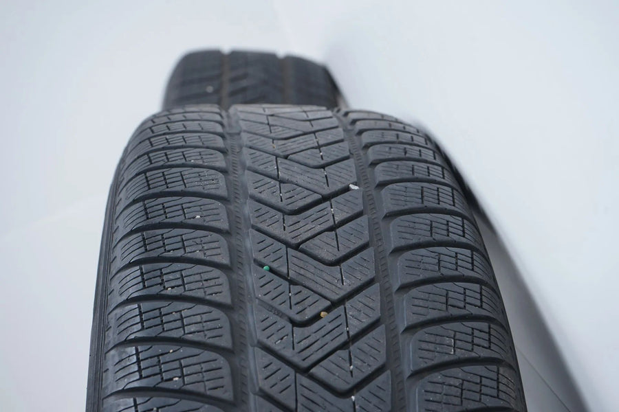 Jaguar F-Pace winter tires/wheels 255/60 R18 HK83-1007-AA