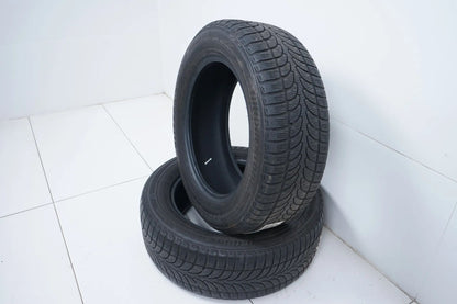 2 pneus d'hiver Bridgestone 235/60/18 pouces DOT 19/15 MO, profondeur de sculpture d'environ 4 mm