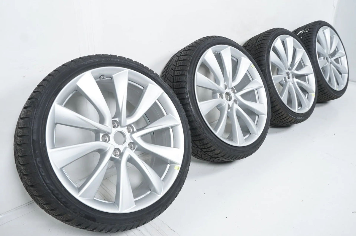 Like new Tesla Model 3 winter wheels 235/35/20 inch with sensors (valid until 2020) Detail view 2