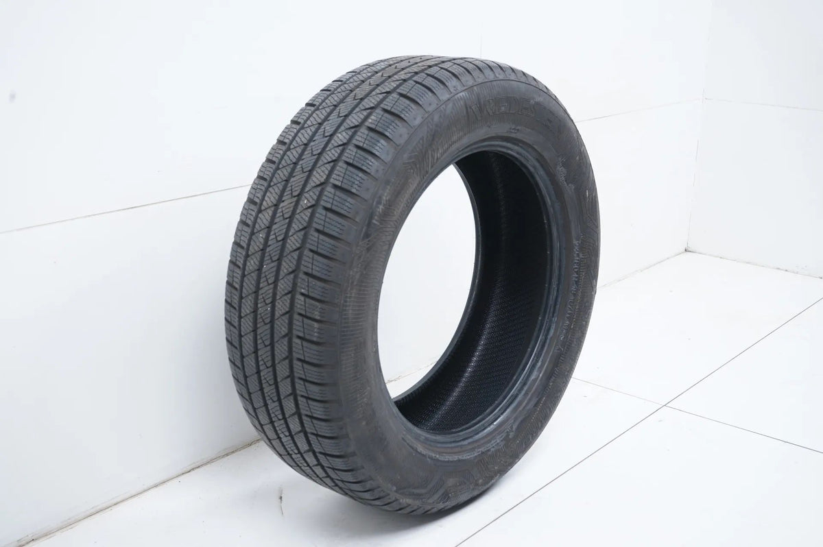 1 pneu hiver Vredestein 235/60/18 pouces DOT20 MO, profondeur de sculpture d'environ 6 mm Vue détaillée 3
