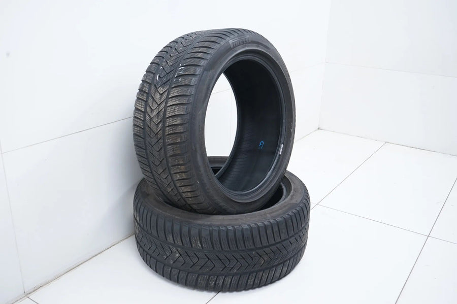 2x Winterreifen 275 40 18 Zoll Pirelli ca.4 mm DOT21/20 MO