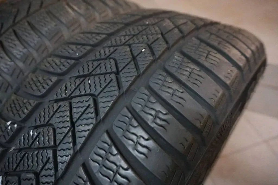 Jantes alliage et pneus hiver d'origine Mercedes Classe E W213 S213 245 45 R18 pouces 6mm
