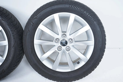 Skoda Scala Pneus hiver Roues d'hiver 205 55 16 pouces 5x100