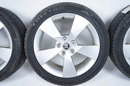 Skoda Octavia 5E Roues d'hiver Pneus d'hiver 225 45 17 pouces 5E0601025D
