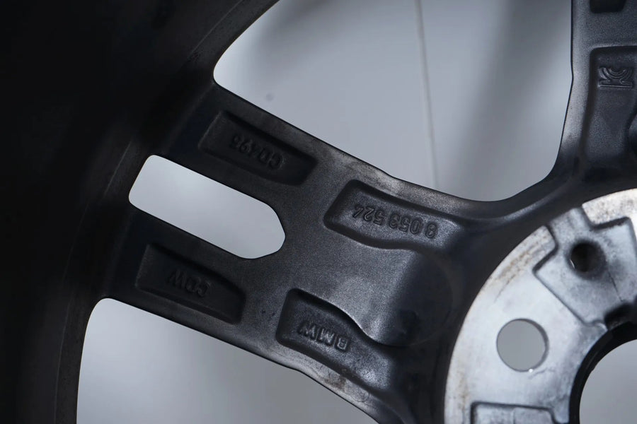 4 x Originální hliníkové disky BMW řady 1 a 2 F44 F40 18 palců 556M 8053524