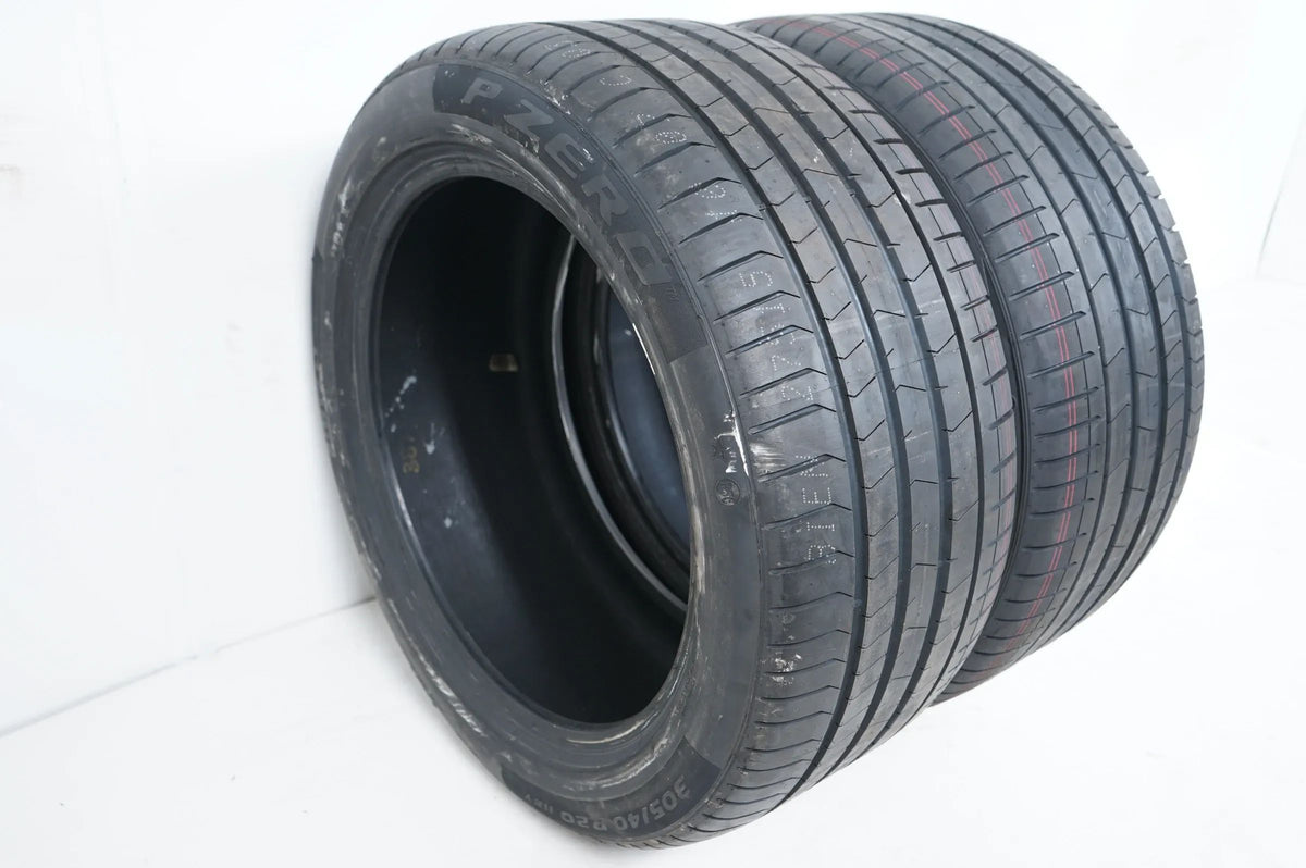Nové Demo letní pneumatiky Pirelli 305 40 20 palců DOT23 BMW*RFT