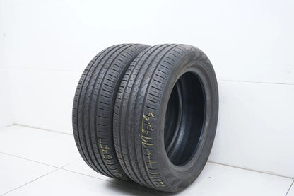 2 pneus été Pirelli DOT18 235/55/18 pouces, profondeur de sculpture d'environ 6 mm.