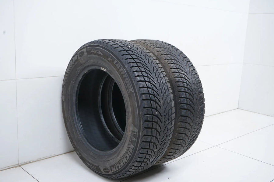 2x Michelin winter tires 235 65 17 inch DOT18 MO approx. 5 mm tread depth