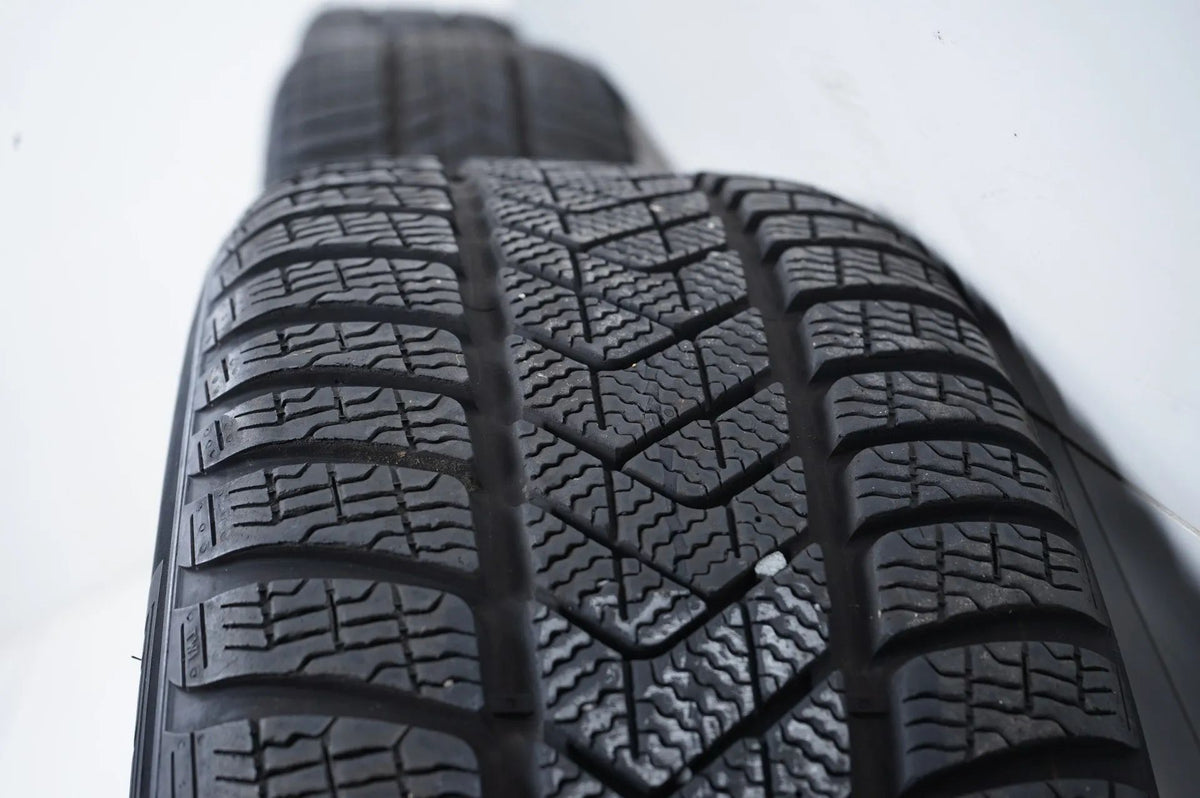 Mercedes C-Class W206 winter tires/wheels 225/45/18 inch Detailansicht 11