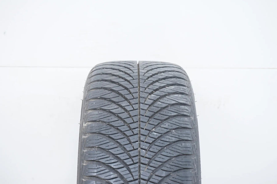 1 x Allwetterreifen Goodyear 225 45 18 Zoll DOT19 ca.7 mm RFT