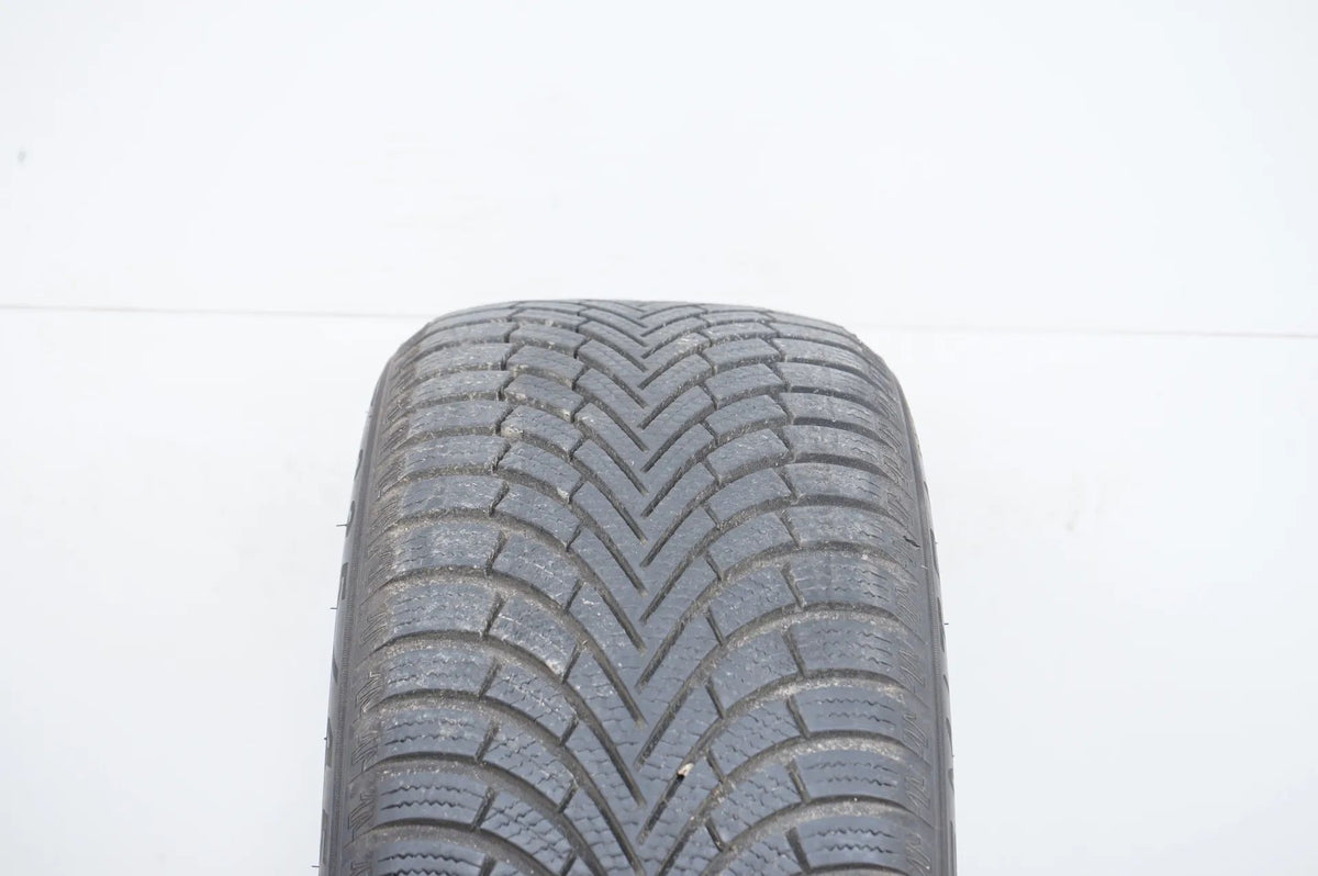 1 x Maxxis winter tire 225 45 18 inch DOT21 approx. 7 mm Detail view 4
