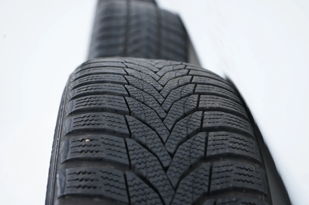 VW Volkswagen Golf 7 8 Winter tires Winter wheels 205 50 17 inch Detailansicht 9